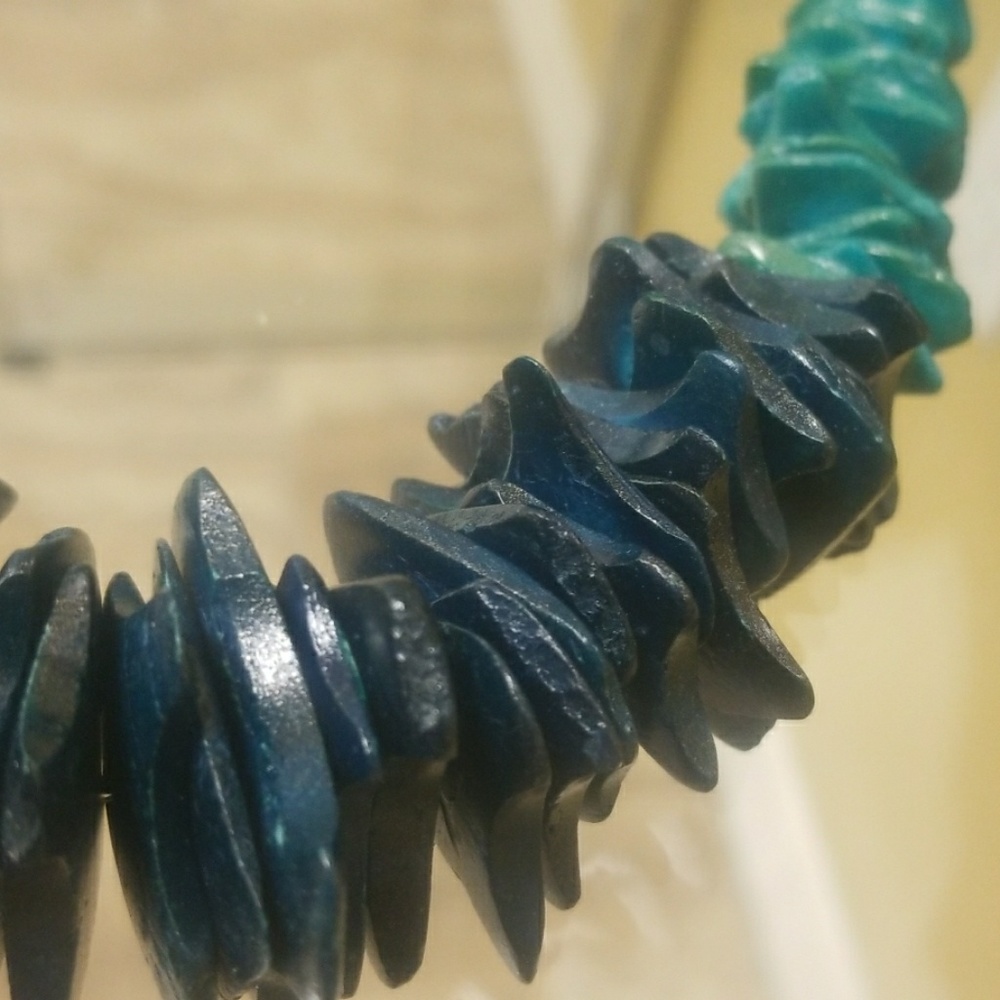 Handmade Green Dark Teal Turquoise Wooden Jag Chip Necklace - Picture 5 of 8